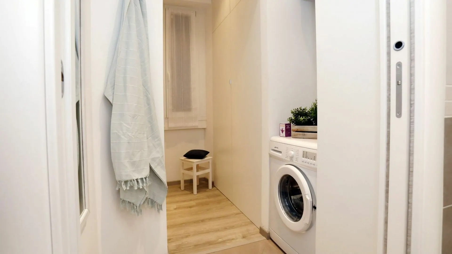 Hintown Casa Tiziana Apartment Milan 0*,  Italy